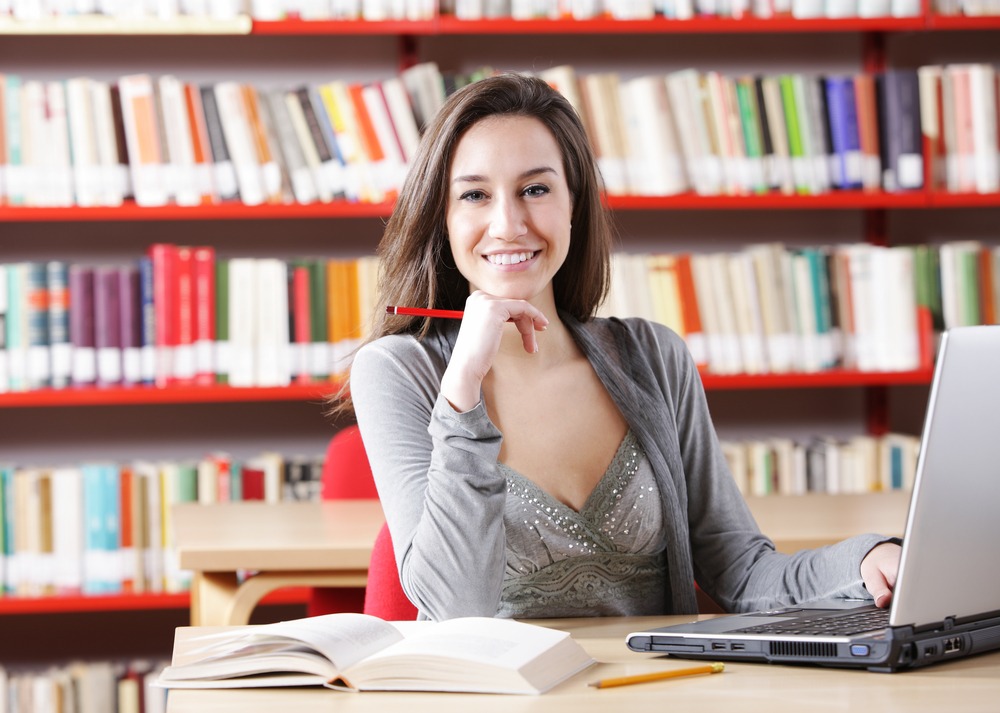 universita a caltanissetta ragazza